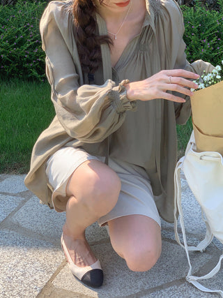 V-neck Ribbon design bubble sleeve shirt