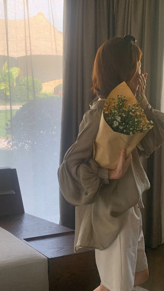 V-neck Ribbon design bubble sleeve shirt