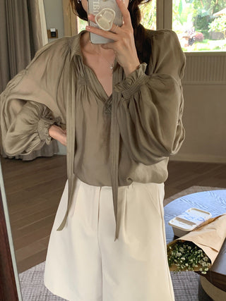V-neck Ribbon design bubble sleeve shirt