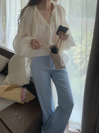 V-neck Ribbon design bubble sleeve shirt