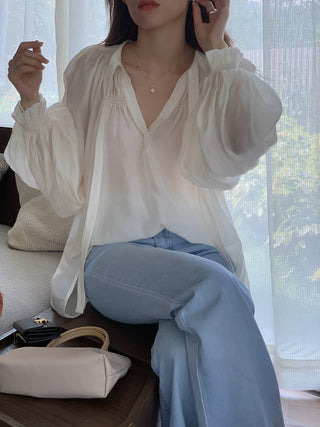 V-neck Ribbon design bubble sleeve shirt