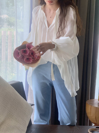 V-neck Ribbon design bubble sleeve shirt