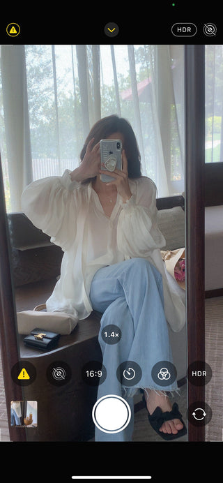 V-neck Ribbon design bubble sleeve shirt