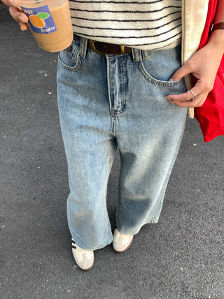 Belted wide-leg jeans