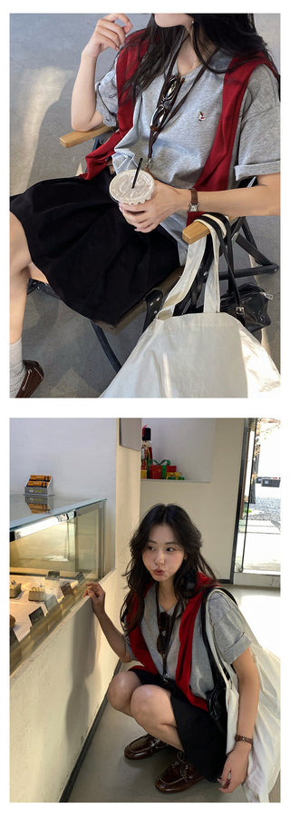 Small embroidered tee