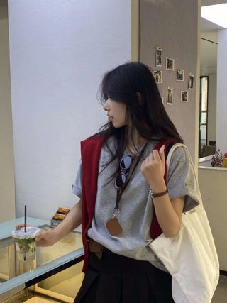 Small embroidered tee