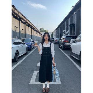 Denim suspender skirt