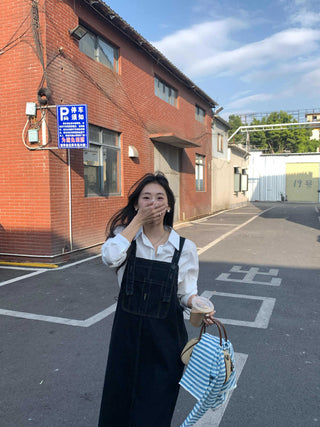 Denim suspender skirt