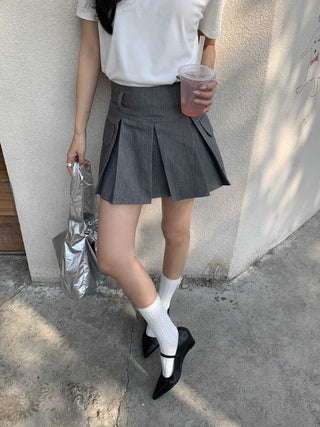 Pleated work skirt