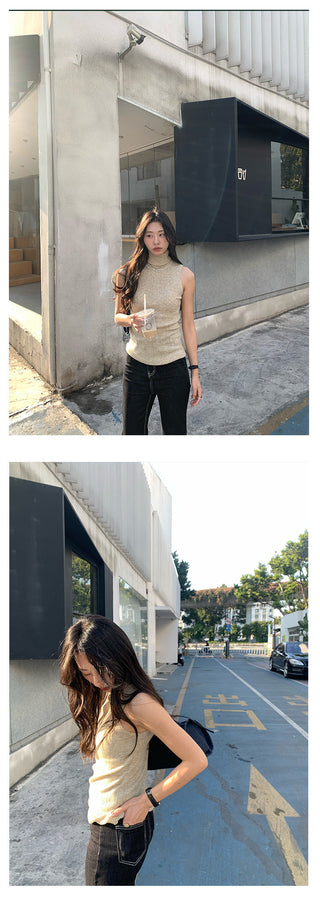 Turtleneck knit vest