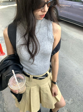 Turtleneck knit vest