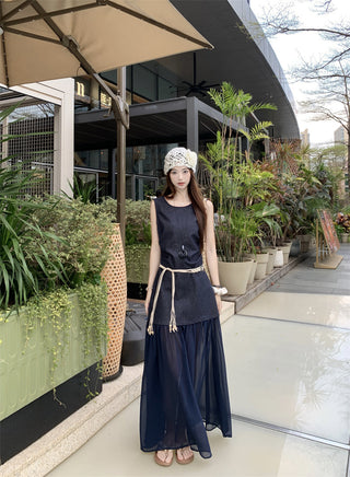 Sleeveless U-Collar Dress with Mesh Skirt