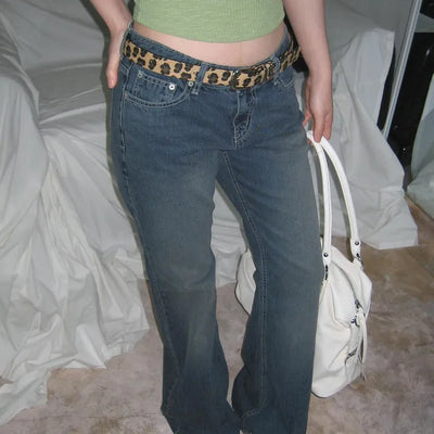 A Low-Rise Stitch Vintage Washed Semi-Bootcut Denim Jeans