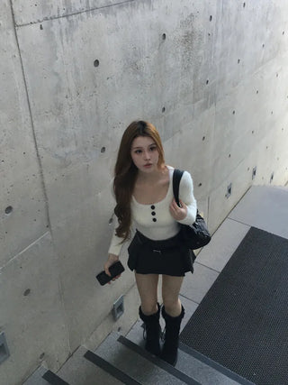 Wool pleated reverse skirt