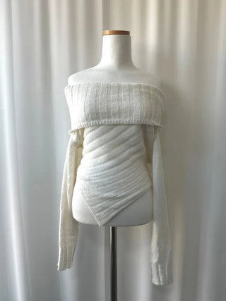 Want Off-Shoulder Knit Tee