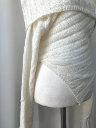 Want Off-Shoulder Knit Tee