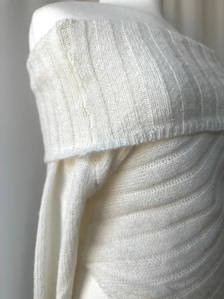 Want Off-Shoulder Knit Tee