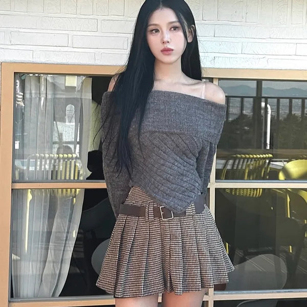 Want Off-Shoulder Knit Tee