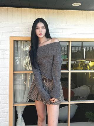 Want Off-Shoulder Knit Tee