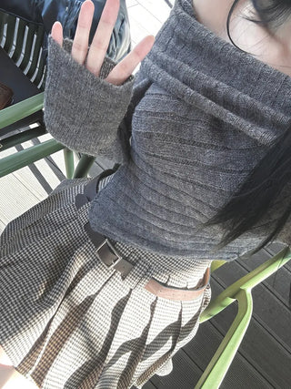 Want Off-Shoulder Knit Tee