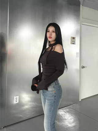 Blanc muffler off-shoulder tee