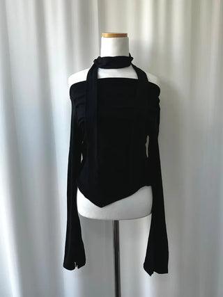 Blanc muffler off-shoulder tee