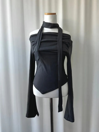 Blanc muffler off-shoulder tee