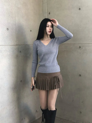 V-neck knit tee