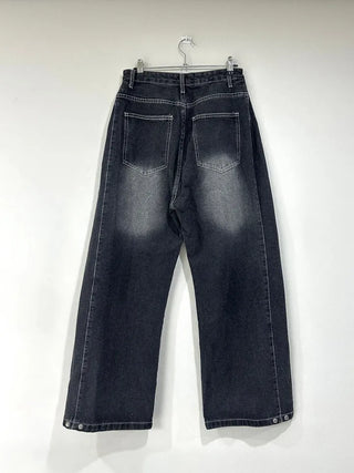 Side pin tuck washed denim pants
