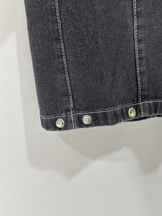 Side pin tuck washed denim pants