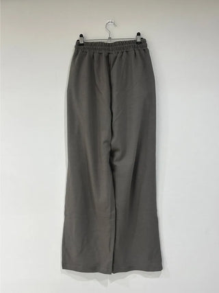 One-tuck wide training pants