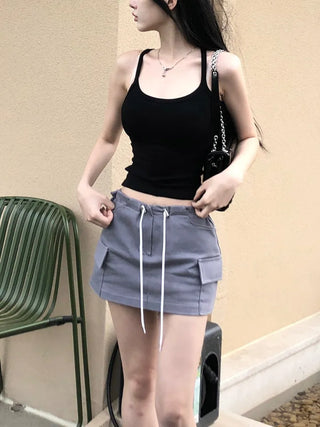 Low string denim skirt