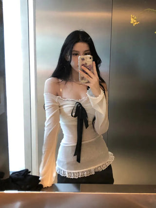 Ribbon lace off-the-shoulder tee