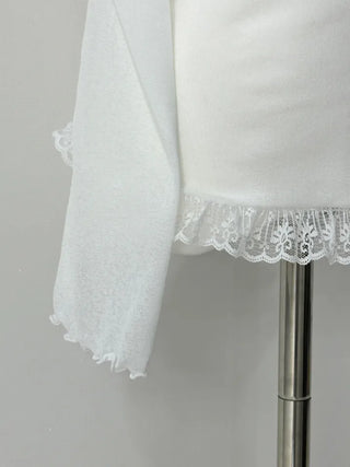 Ribbon lace off-the-shoulder tee