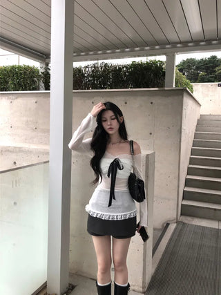 Ribbon lace off-the-shoulder tee