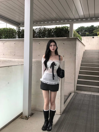 Ribbon lace off-the-shoulder tee