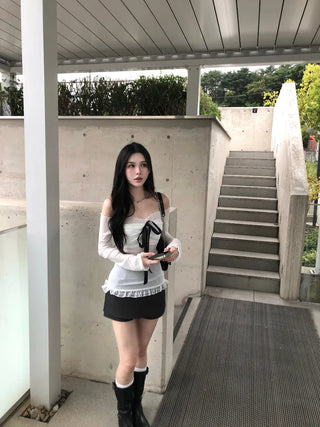 Ribbon lace off-the-shoulder tee