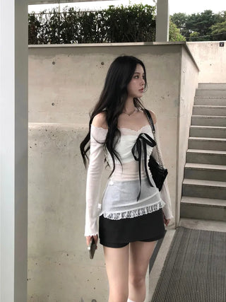 Ribbon lace off-the-shoulder tee