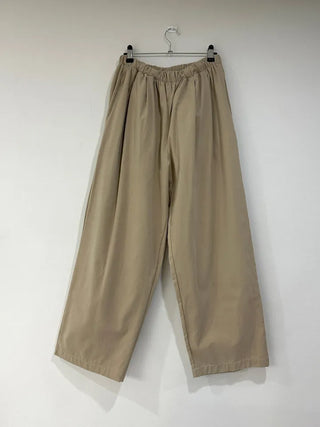 Pintuck pocket banding pants