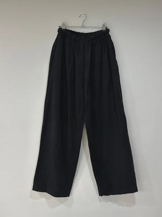 Pintuck pocket banding pants