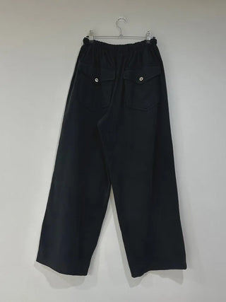 Pintuck pocket banding pants