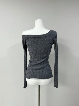 Twisted knit off-the-shoulder tee