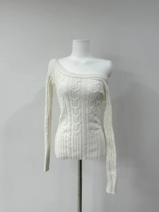 Twisted knit off-the-shoulder tee