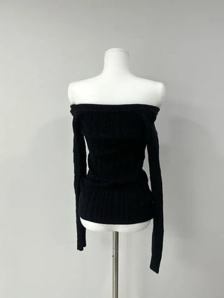 Twisted knit off-the-shoulder tee