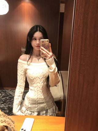 Twisted knit off-the-shoulder tee