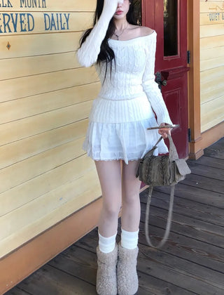 Twisted knit off-the-shoulder tee