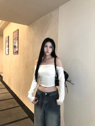 Snap Back Point Off-Crop Tee