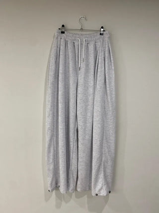 Patch pintuck training pants