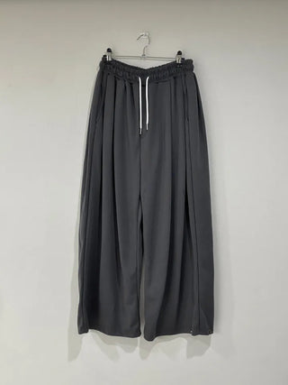 Patch pintuck training pants