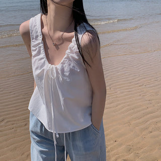 V-neck sleeveless Top